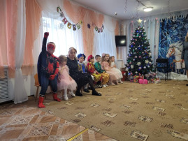 Красивый праздник новогодний в гости к нам пришёл! Красивый праздник новогодний в гости к нам пришёл!.
